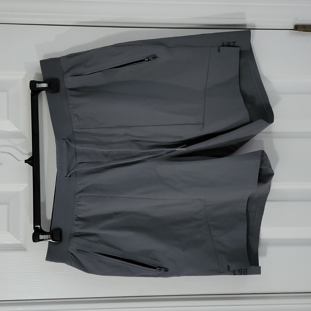 Lululemon License To Train Linerless Shorts 7" Men's size XL